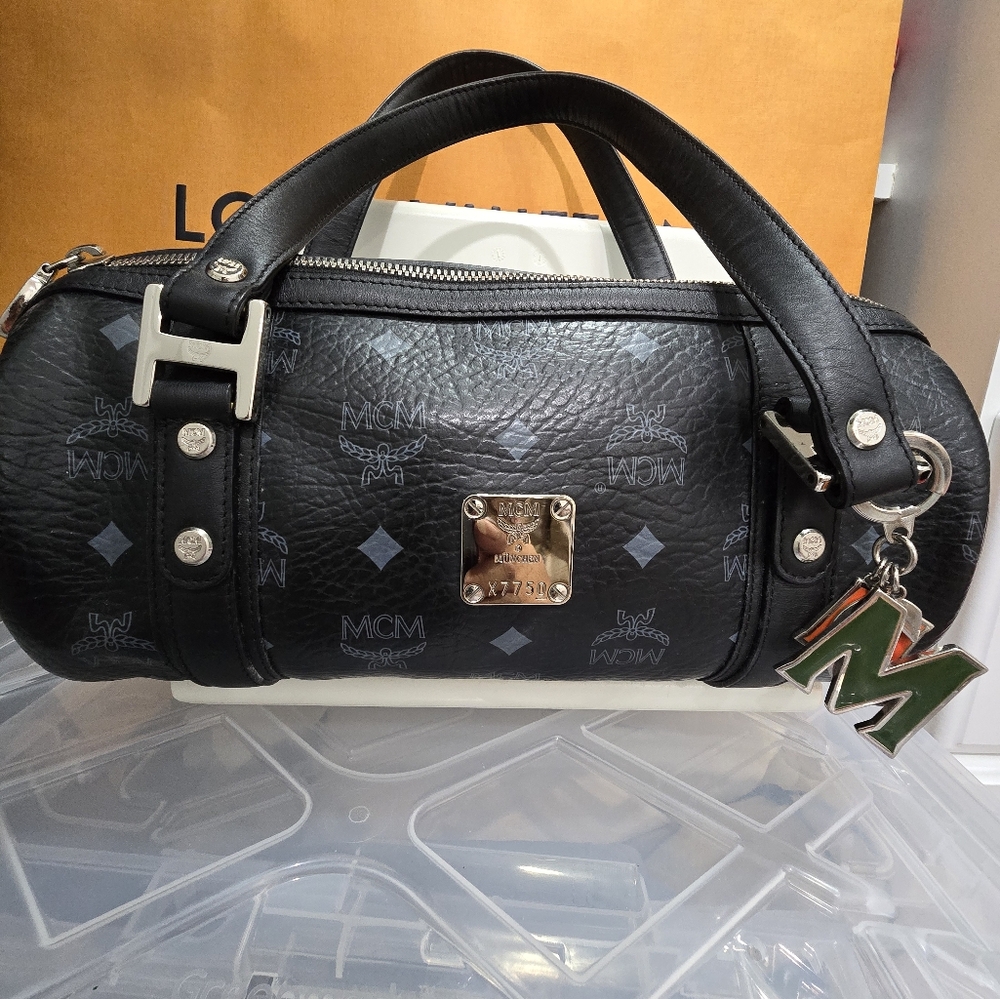 💥💥💥BLACK MCM Handbag💥💥💥